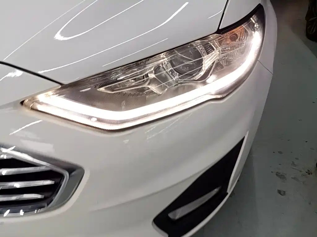 Ford Mondeo — миниатюра 24