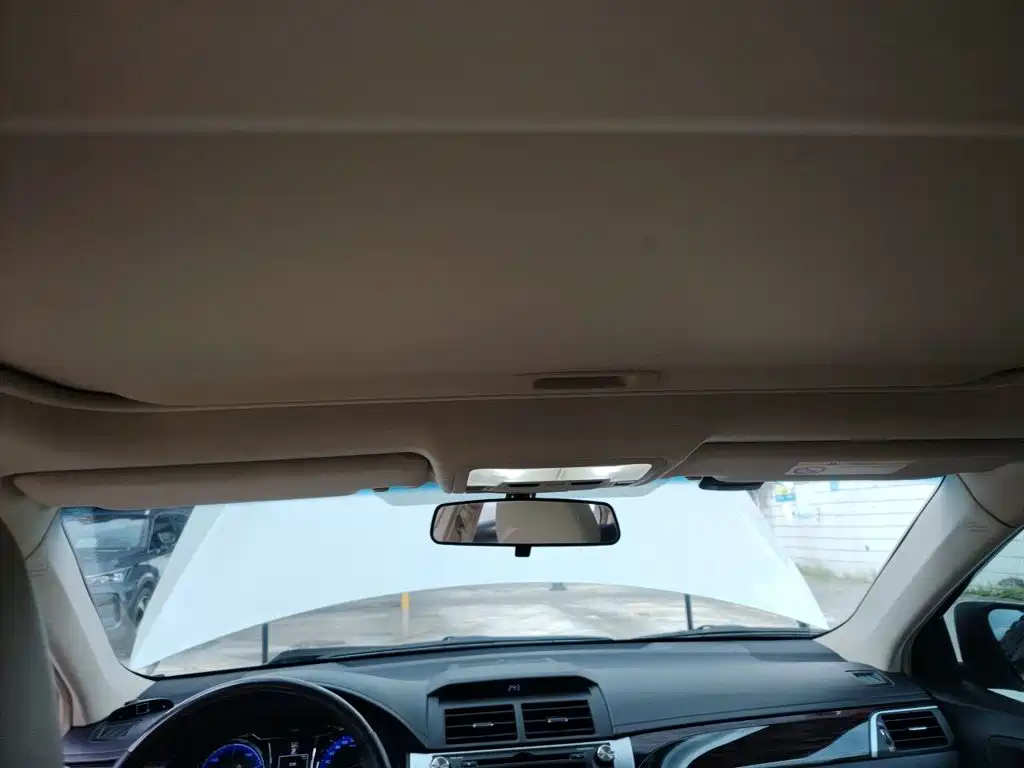 Toyota Camry — миниатюра 9