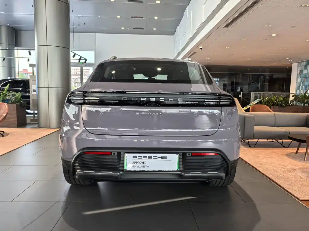 Porsche Macan — миниатюра 3