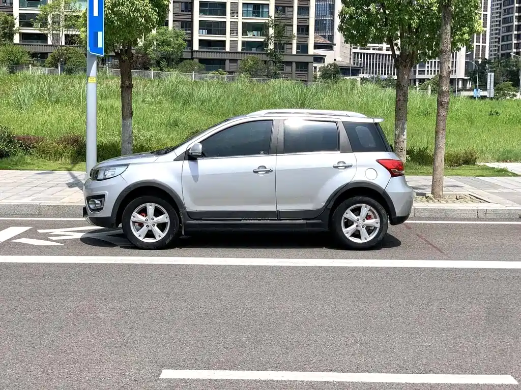 Great Wall M4 2012 1.5L MT Elite