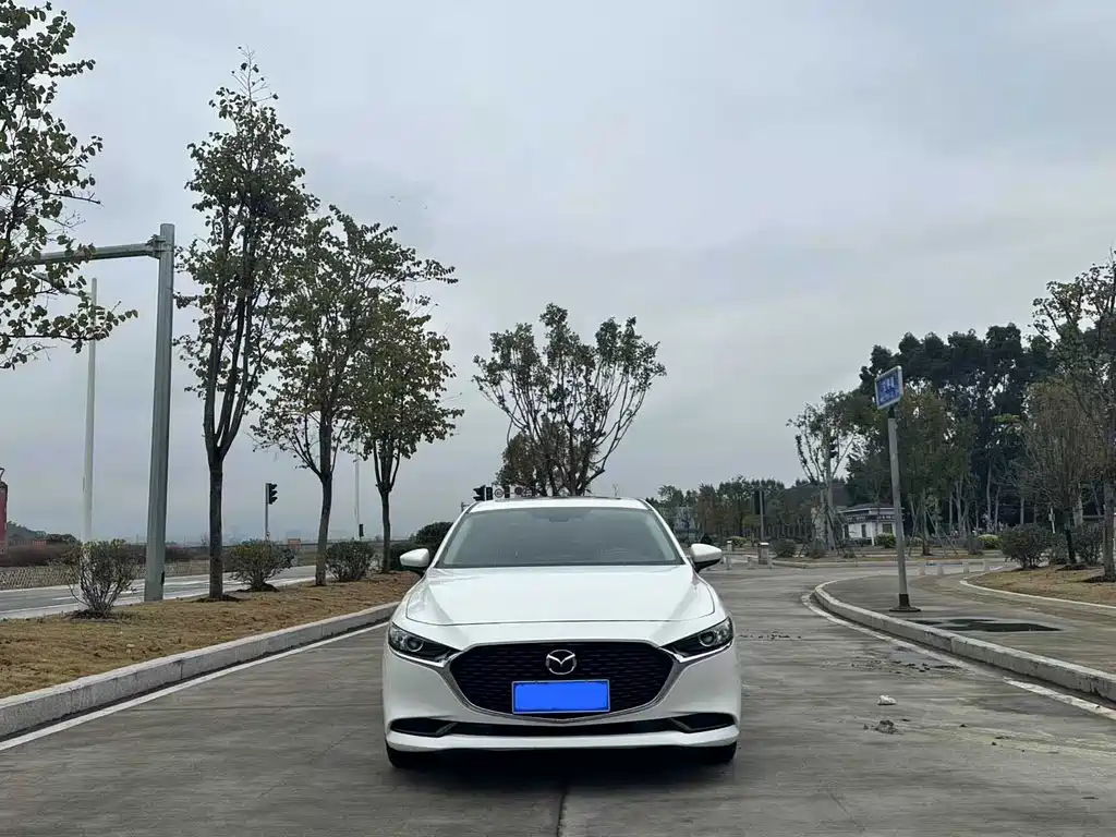 Mazda 3 Axela — миниатюра 2