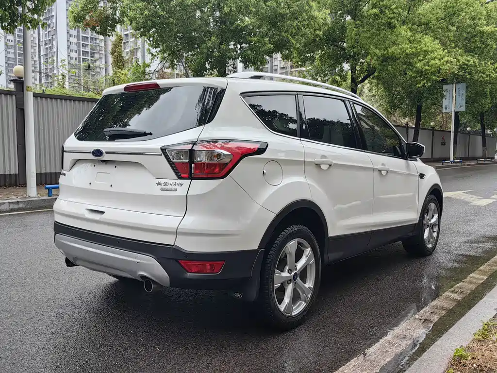 Ford Kuga — миниатюра 5