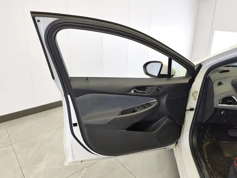 Chevrolet Cruze — миниатюра 7