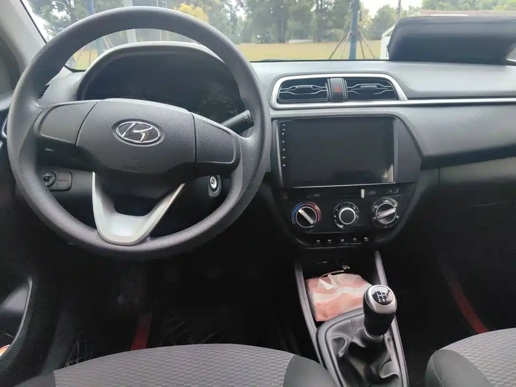 Hyundai Verna — миниатюра 13
