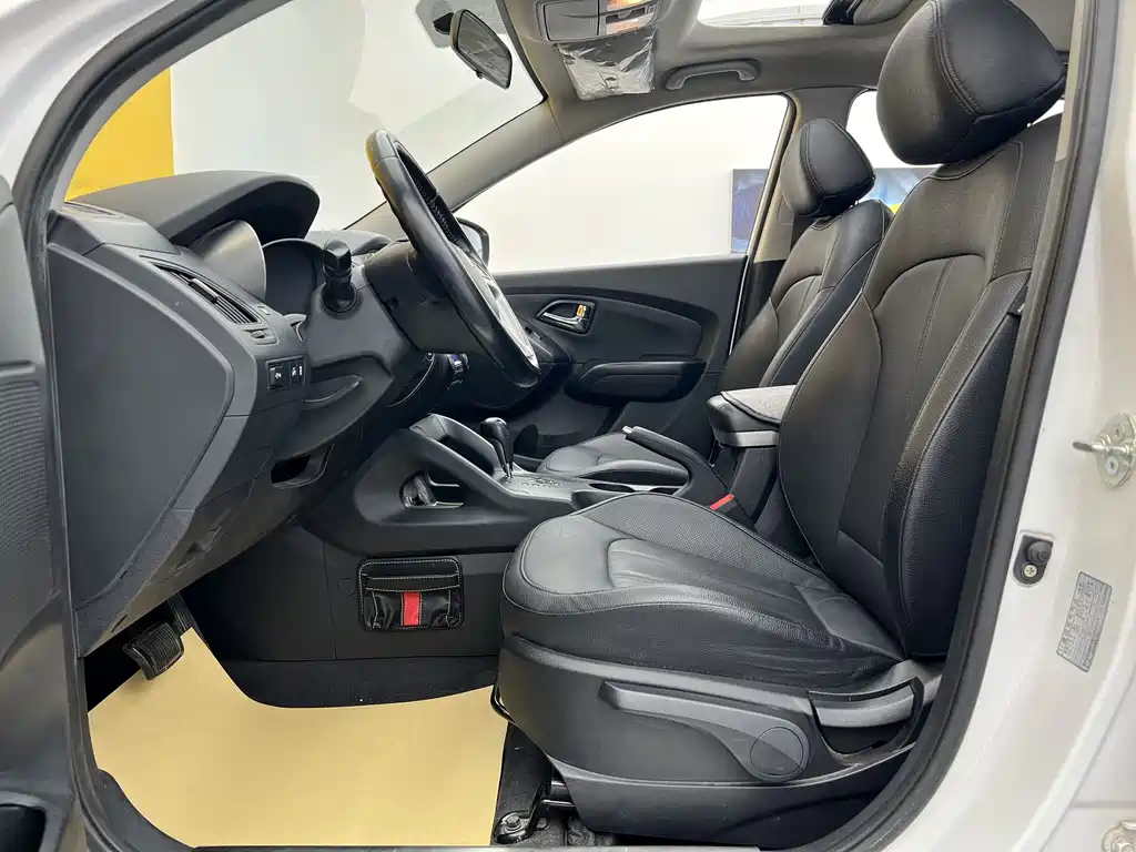 Hyundai BAIC Hyundai ix35 ix35 2013 2.0L AT GLS V