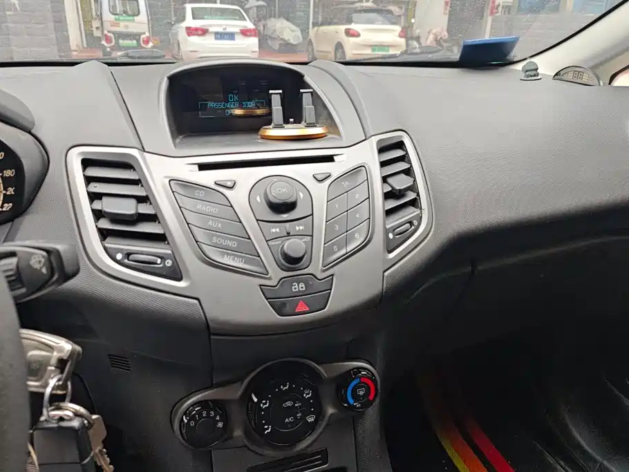 Ford Fiesta — миниатюра 13