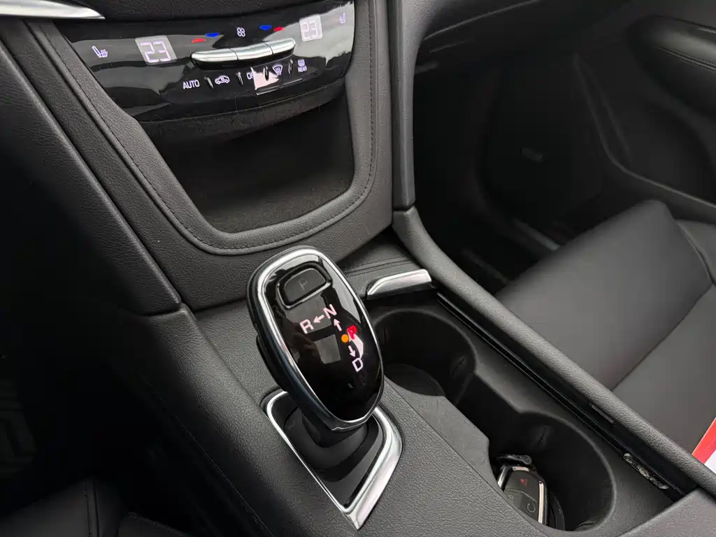 Cadillac XT5 — миниатюра 12