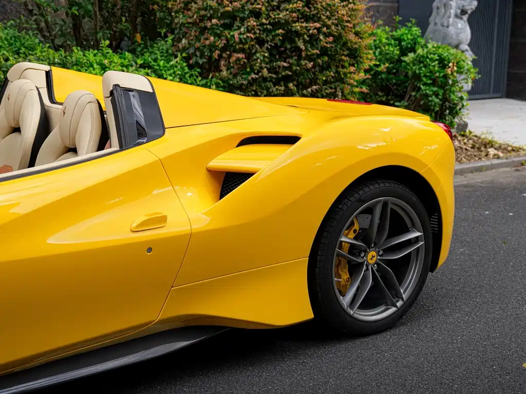 Ferrari 488 — миниатюра 4