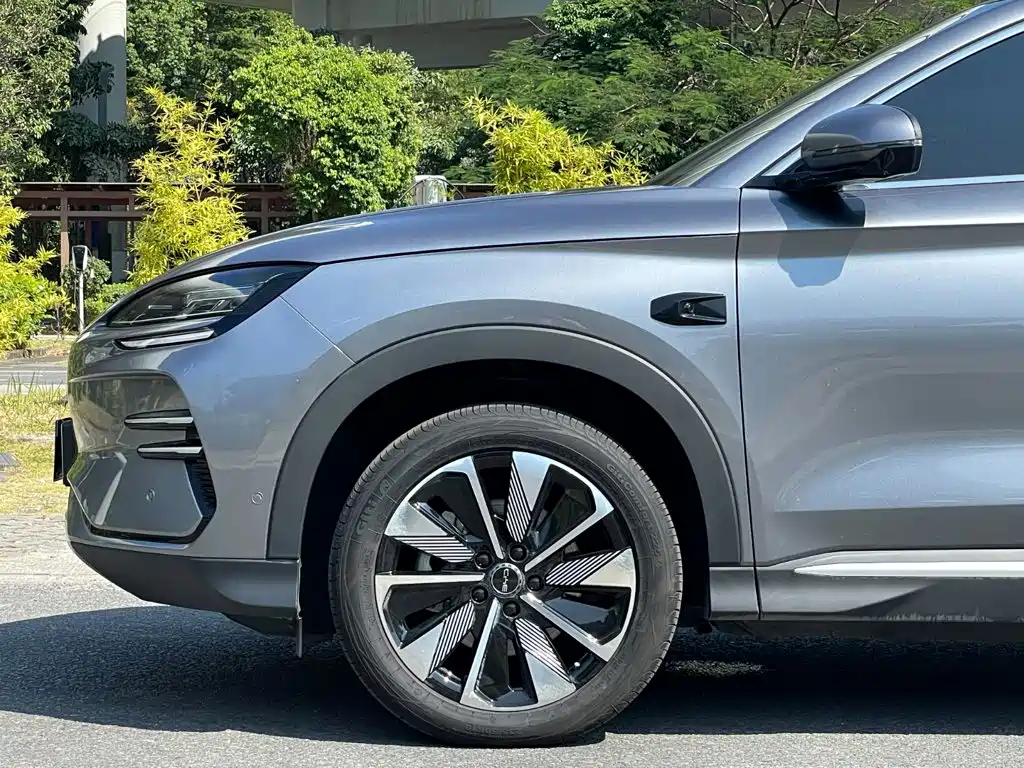 BYD PLUS New Energy — миниатюра 5