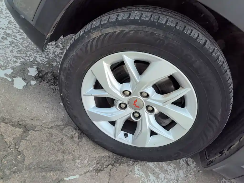 Wuling Hongguang S3 — миниатюра 23