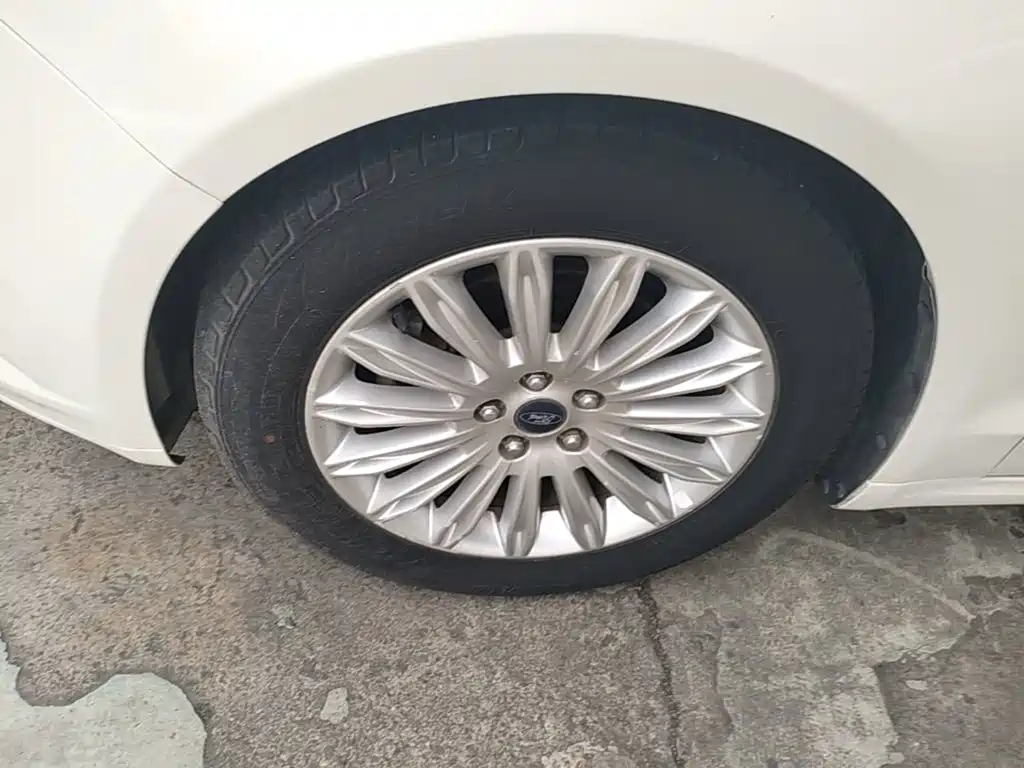Ford Mondeo — миниатюра 23