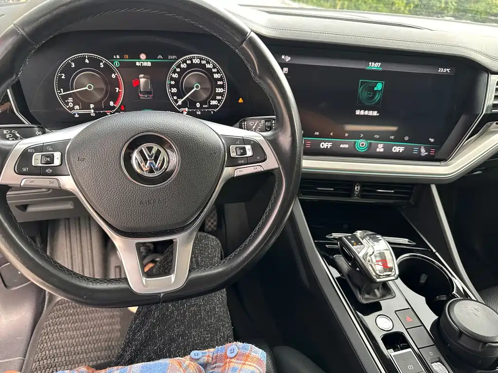 Volkswagen Touareg — миниатюра 10