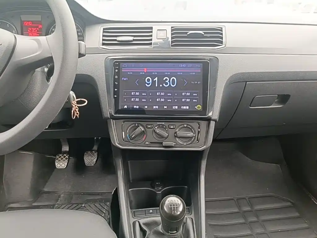Volkswagen Santana — миниатюра 13