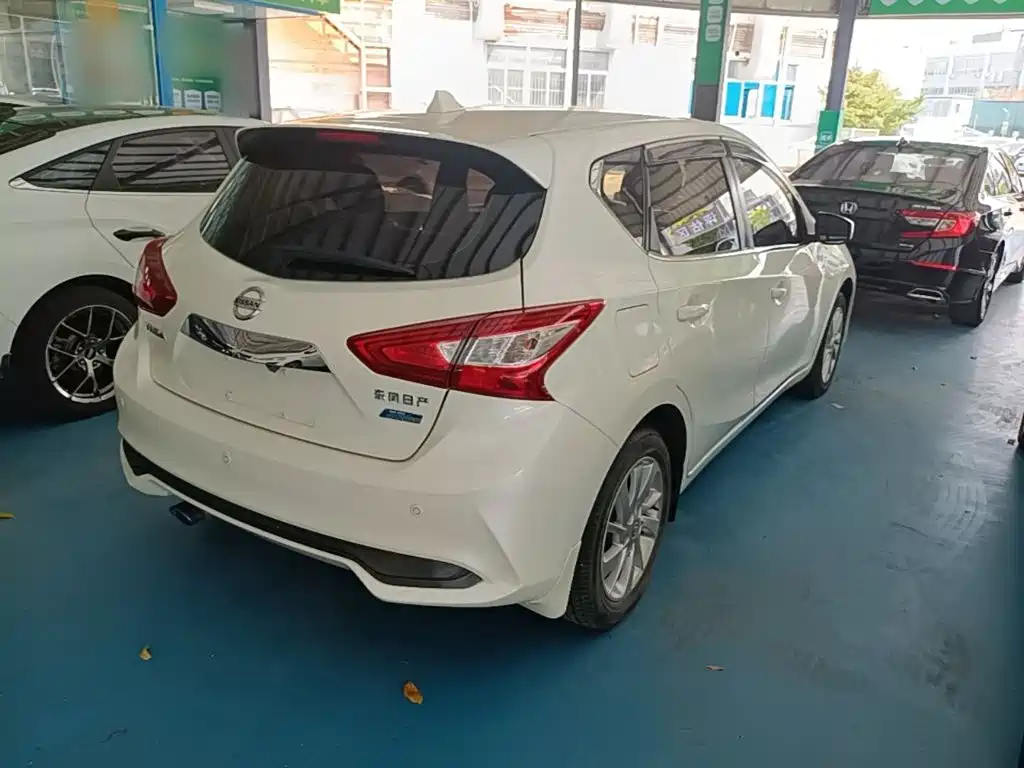 Nissan Tiida — миниатюра 7