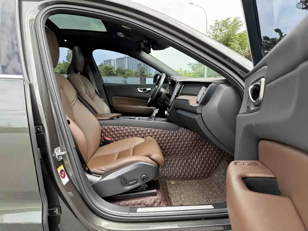 Volvo XC60 — миниатюра 16
