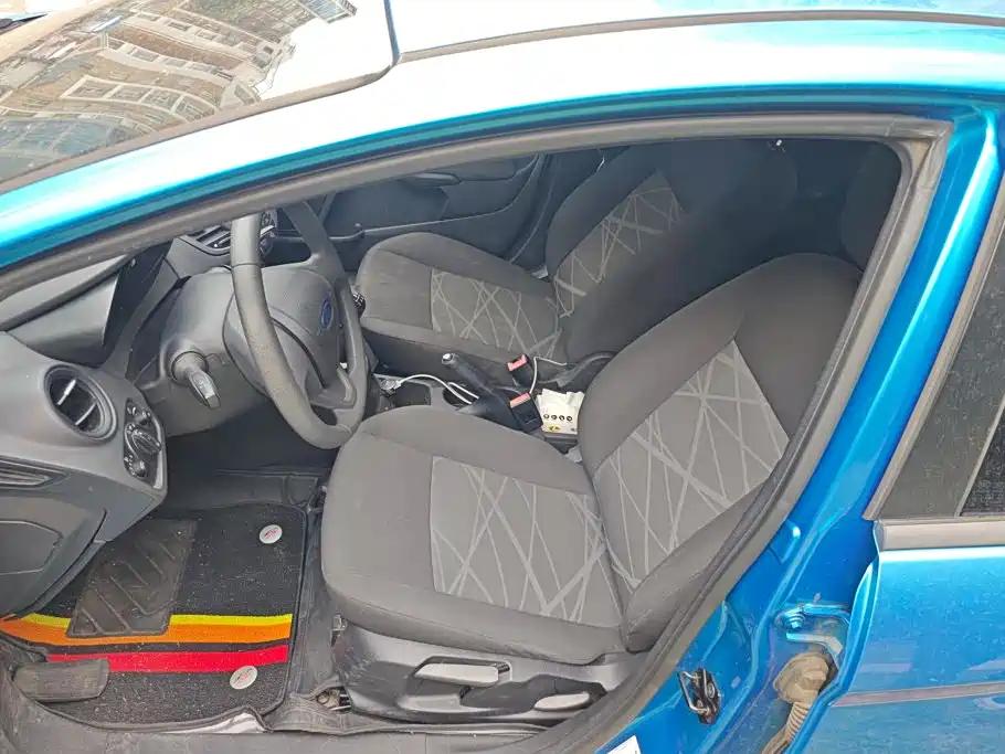 Ford Fiesta — миниатюра 9
