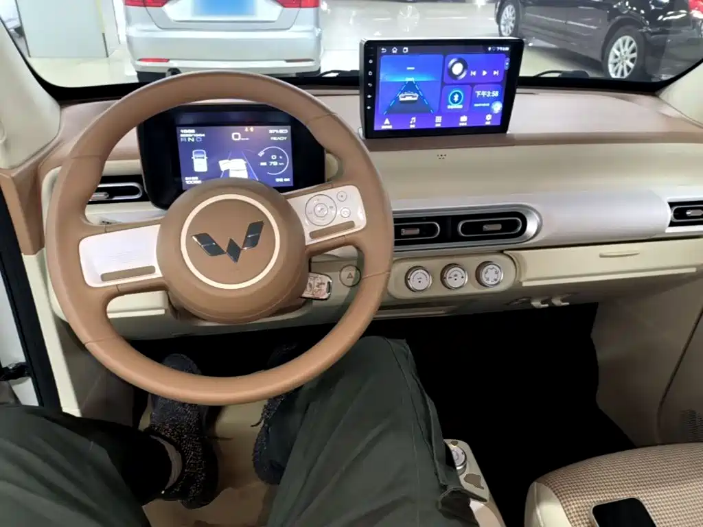 Wuling MINIEV — миниатюра 10