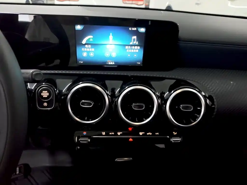 Mercedes-Benz A-Class — миниатюра 13