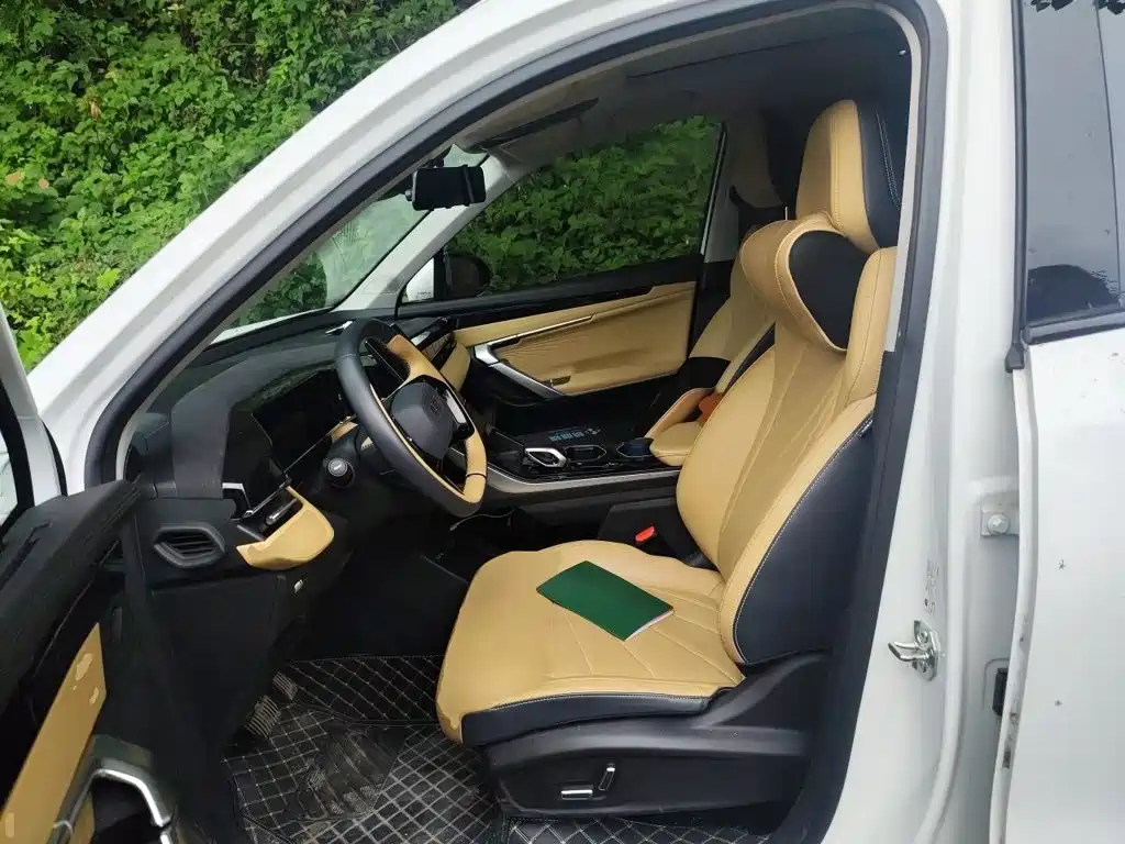 Geely Boyue L — миниатюра 11