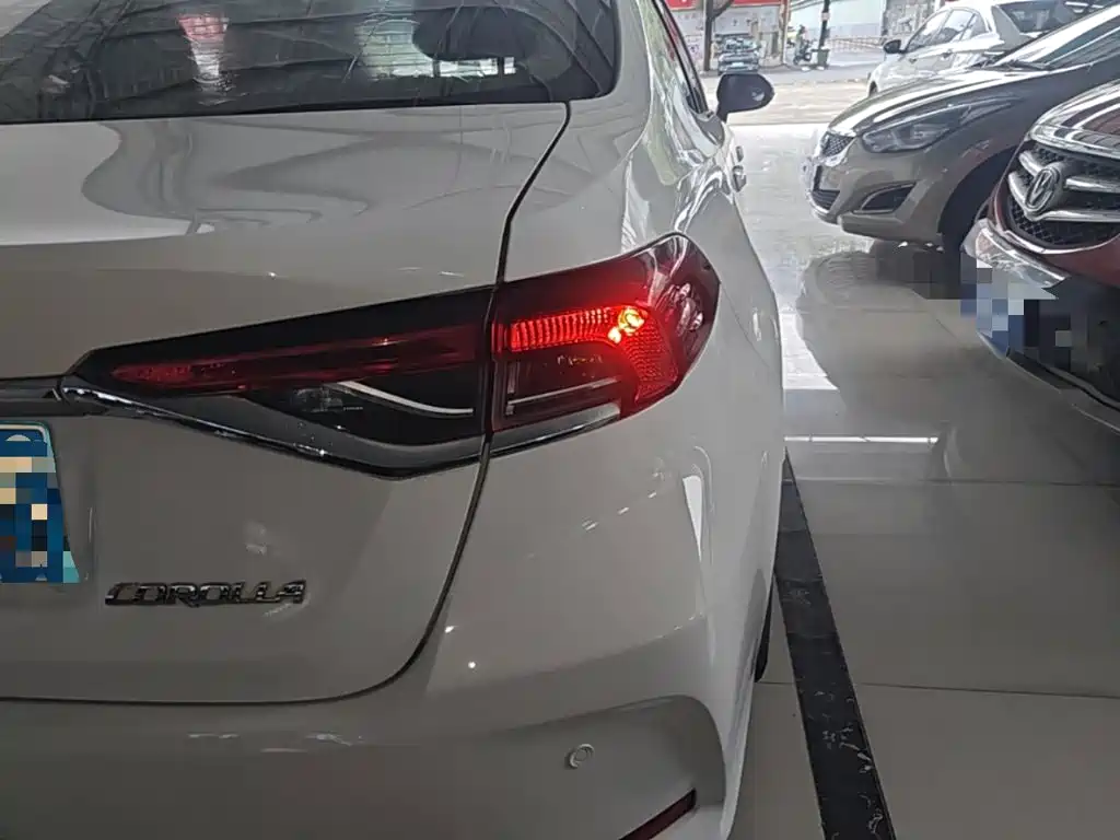 Toyota Corolla — миниатюра 8