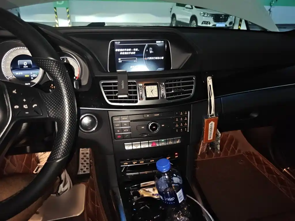 Mercedes-Benz E-Class — миниатюра 6