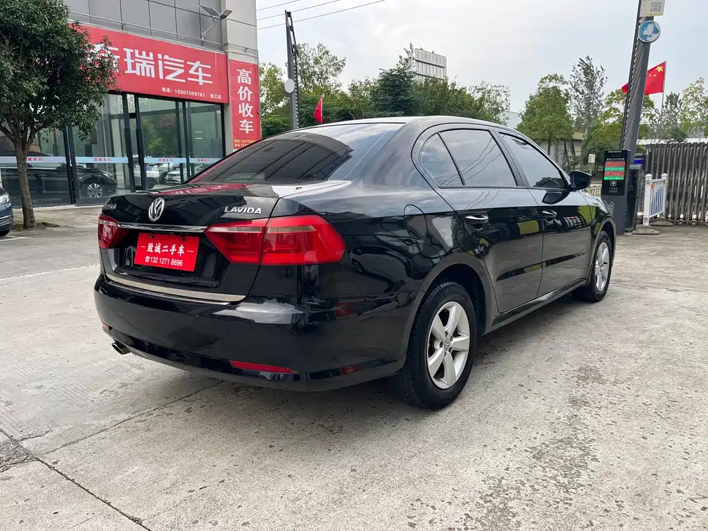 Volkswagen Lavida — миниатюра 4