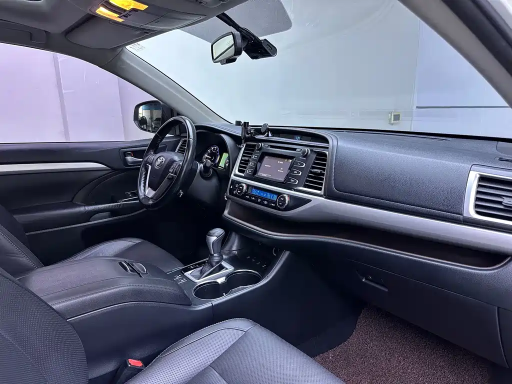 Toyota Highlander — миниатюра 11