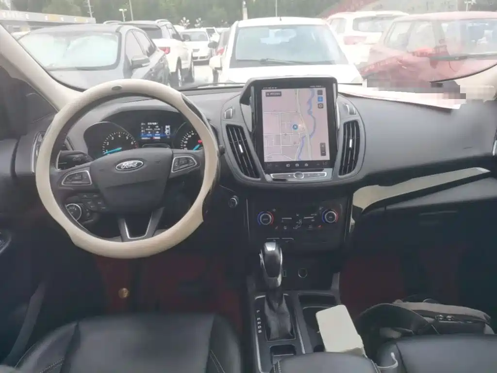 Ford Kuga — миниатюра 10