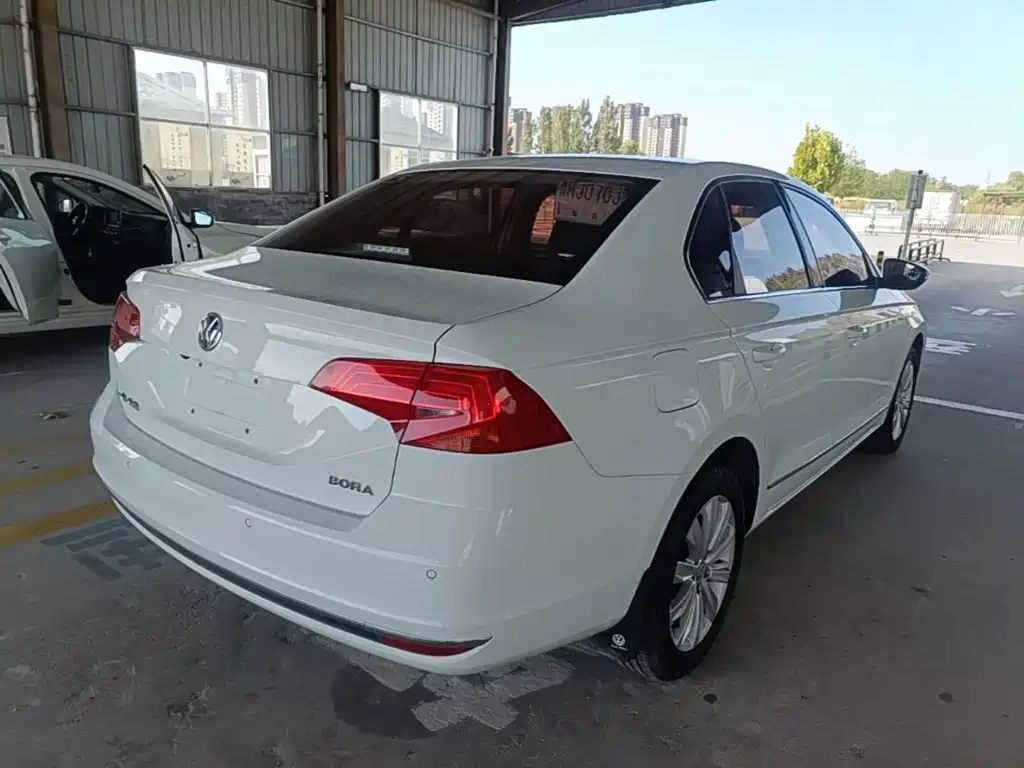 Volkswagen Bora — миниатюра 7