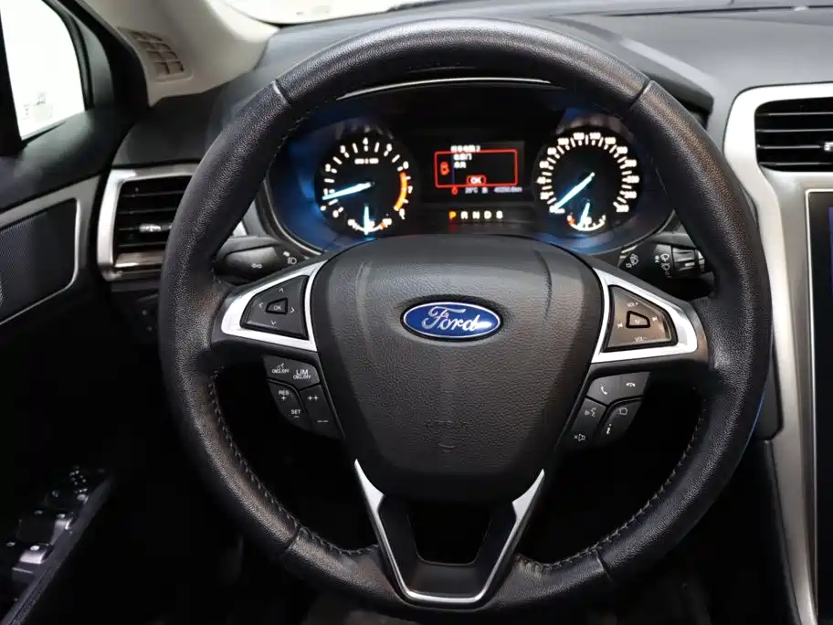 Ford Mondeo — миниатюра 12