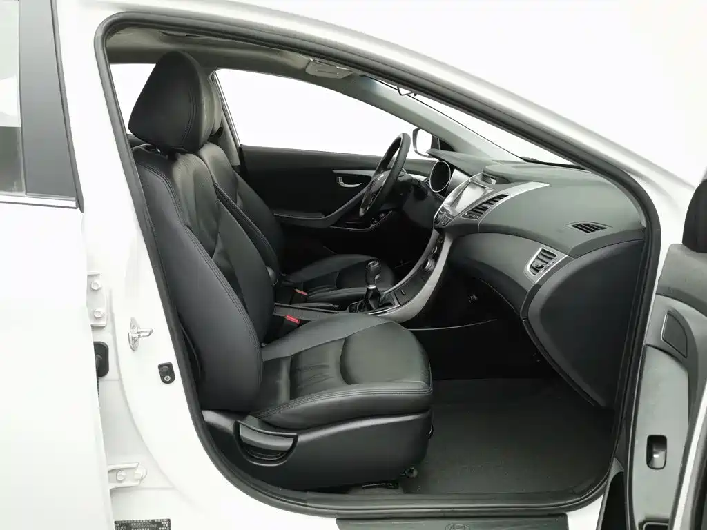 Hyundai Elantra Langdong — миниатюра 23