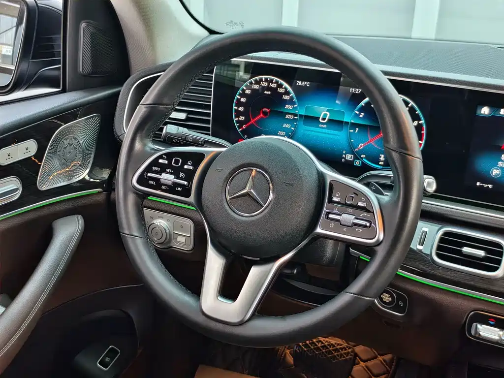 Mercedes-Benz GLE (Import) — миниатюра 8