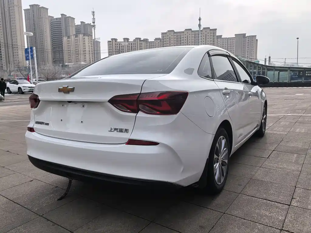 CHEVROLET CRUZE