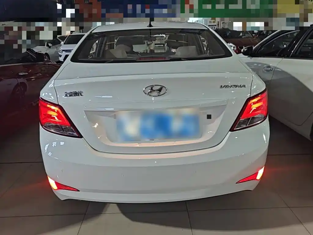 Hyundai Verna — миниатюра 6