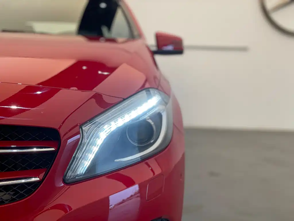Mercedes-Benz A-Class (Import) — миниатюра 4