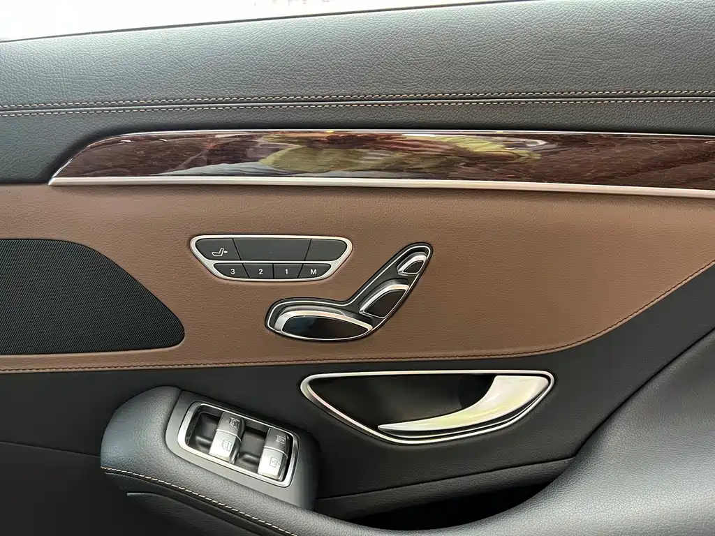 Mercedes-Benz S-Class — миниатюра 14