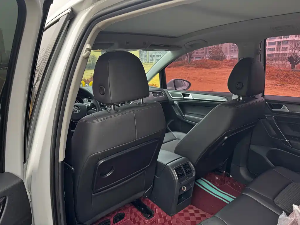 VOLKSWAGEN GOLF*JIAYU