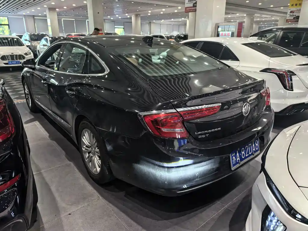Buick LaCrosse — миниатюра 4