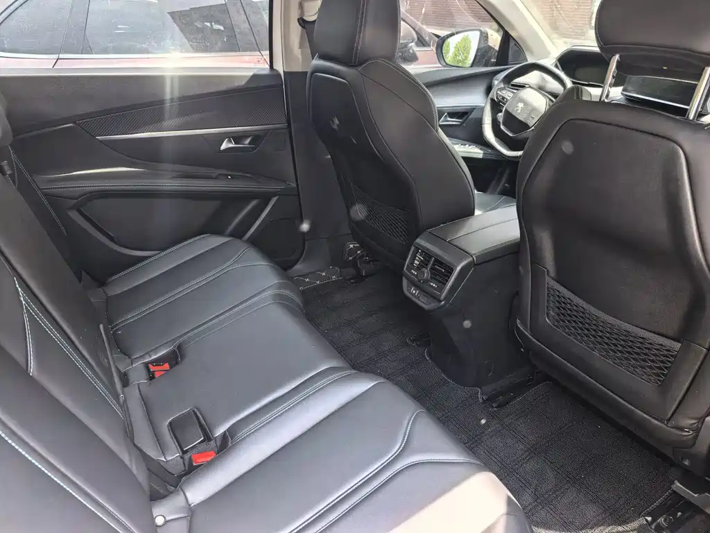 Peugeot 5008 2021 400THP 7 мест