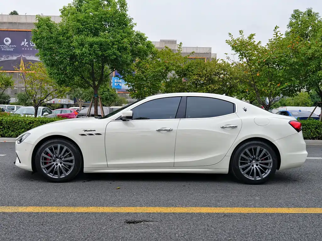 Maserati Ghibli — миниатюра 3