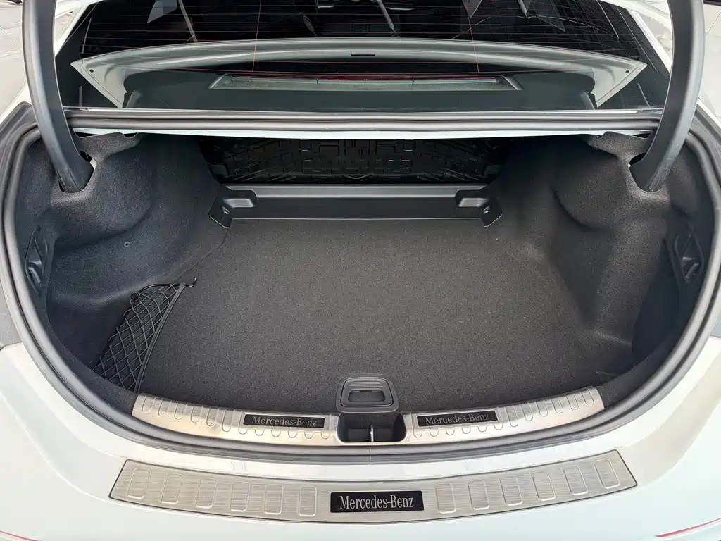 Mercedes-Benz C-Class — миниатюра 9