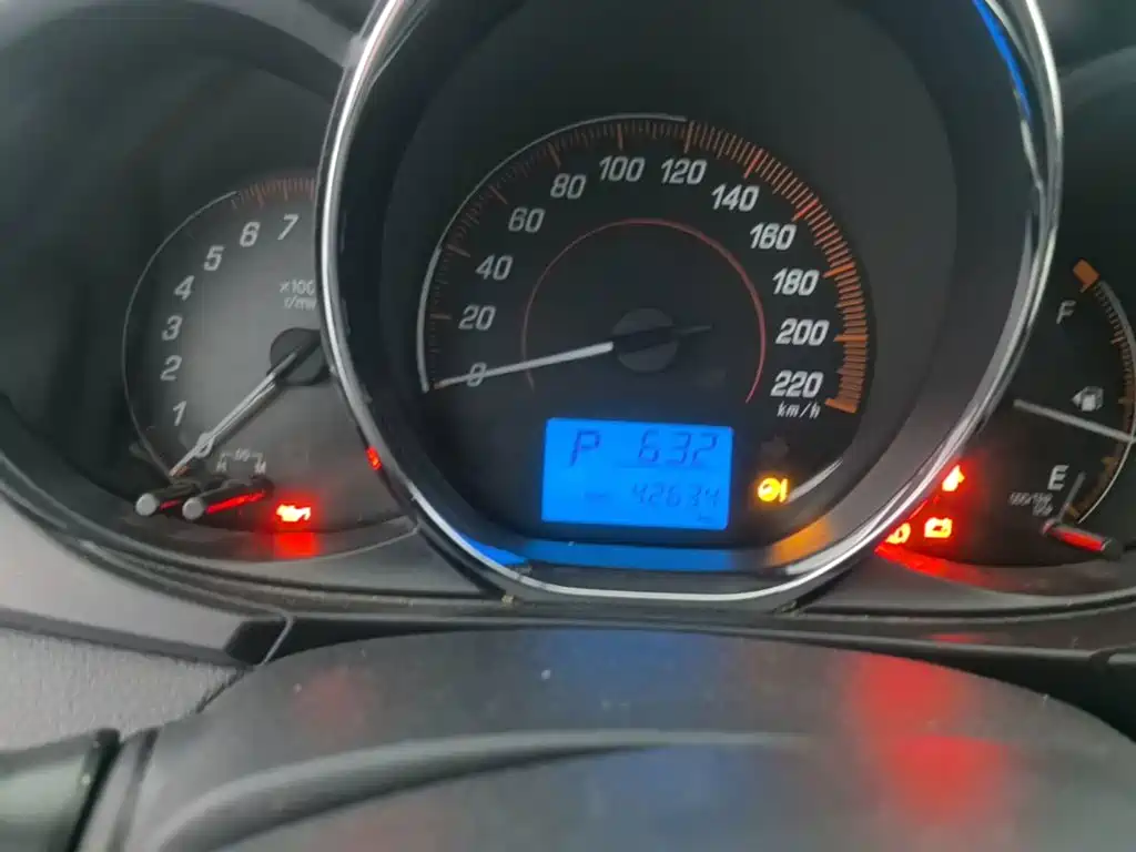 Toyota Yaris L — миниатюра 12