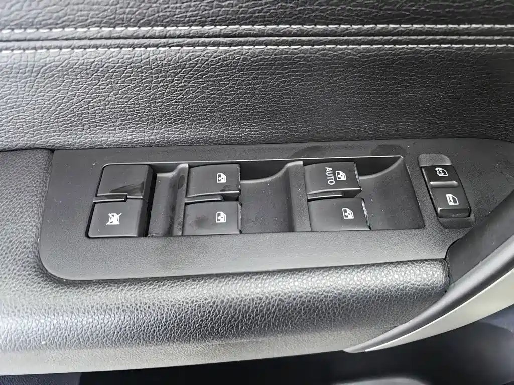 Chevrolet Captiva — миниатюра 9