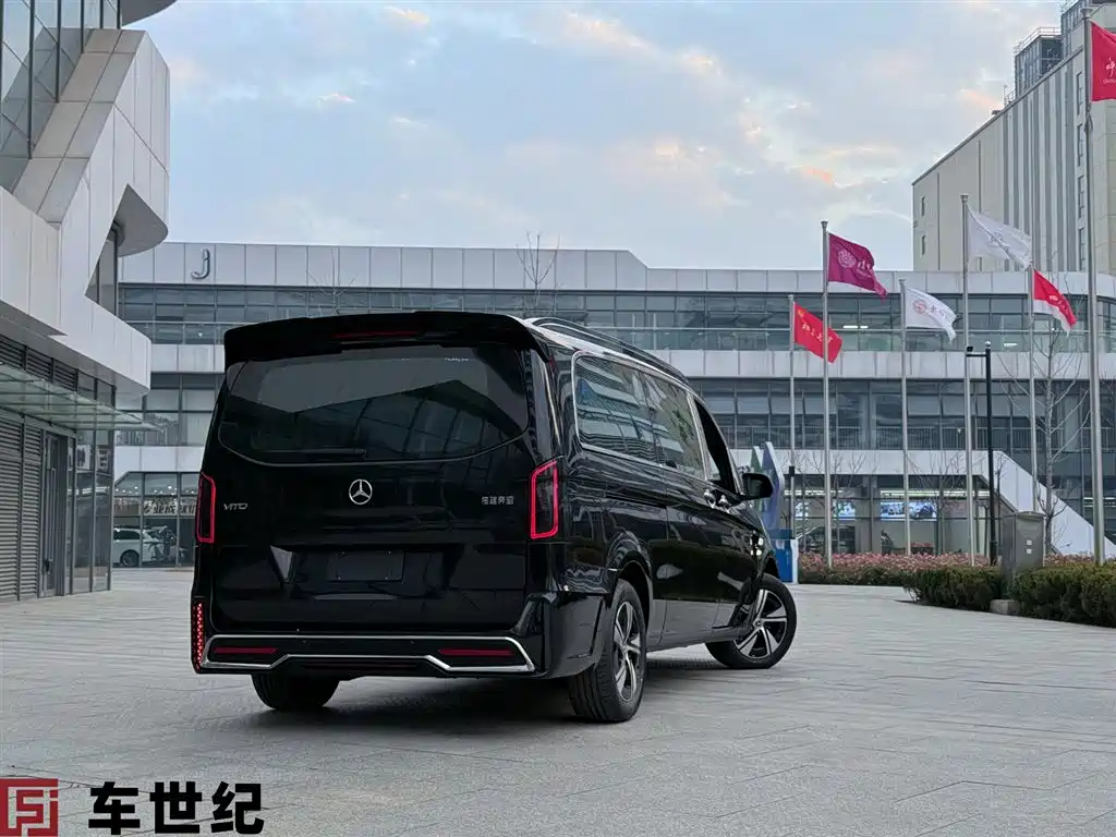 Mercedes-Benz Vito 2024 2.0T 7 мест