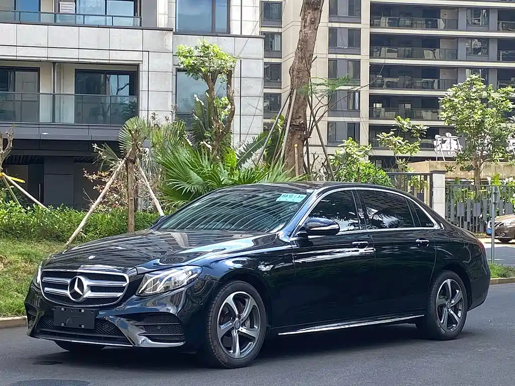 MERCEDES-BENZ E CLASS