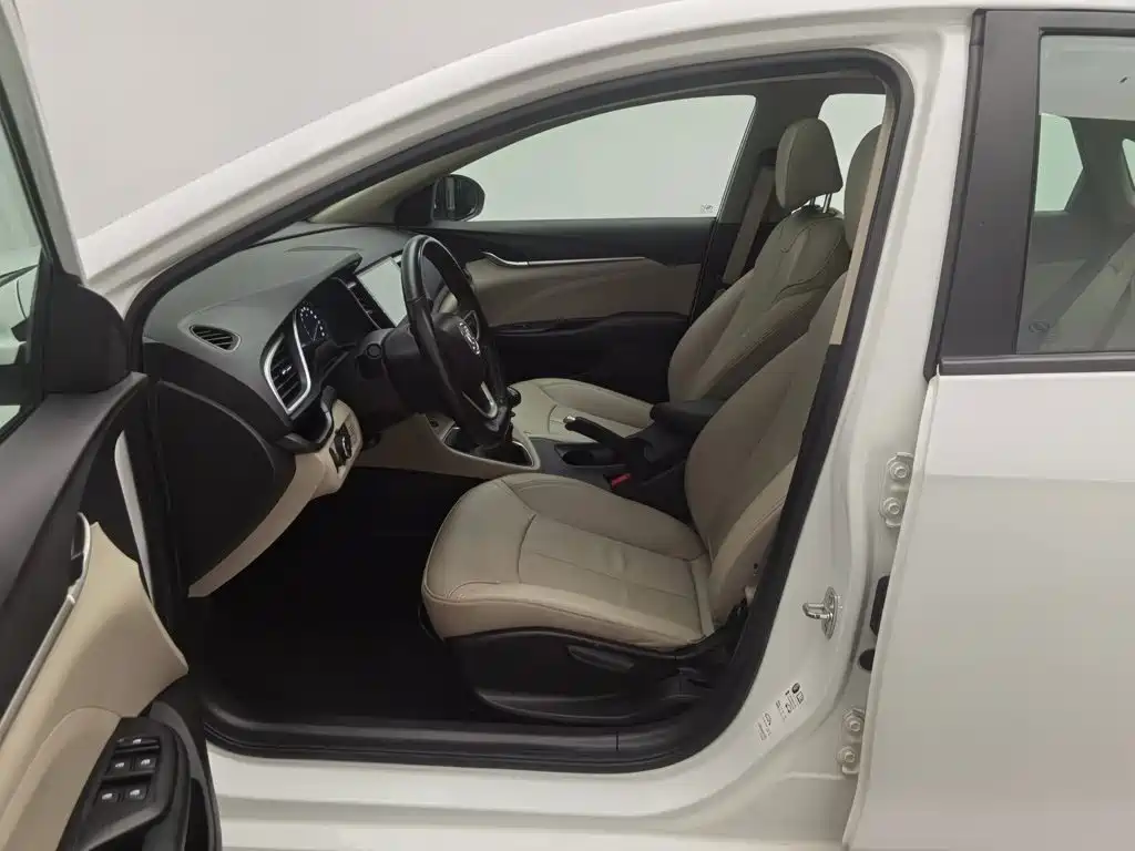 Buick Excelle — миниатюра 10