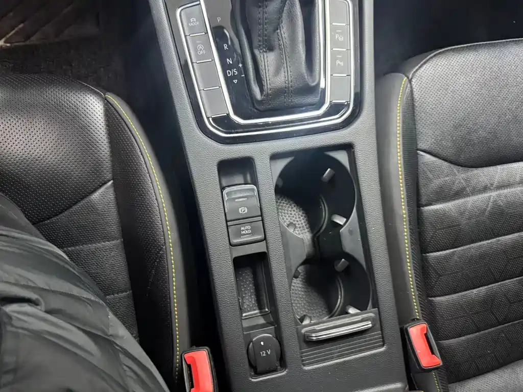 Volkswagen CC — миниатюра 8