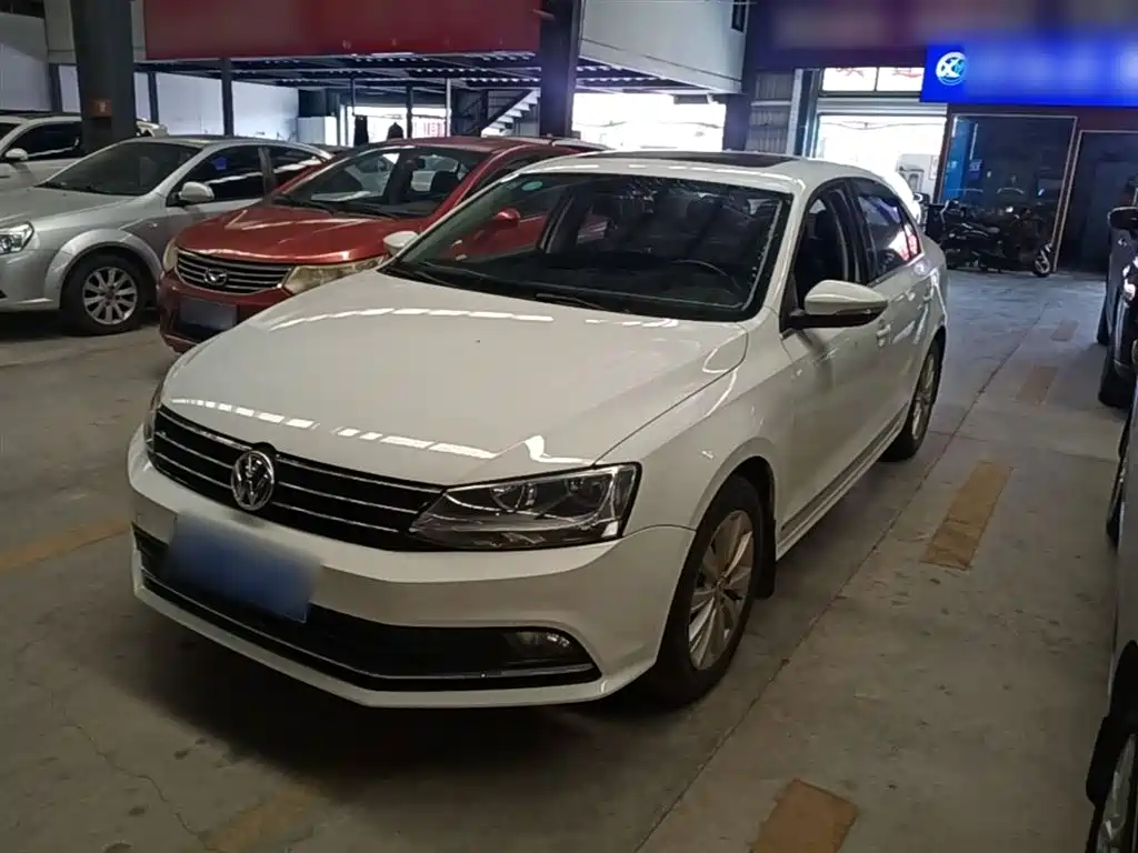 Volkswagen Sagitar 2016