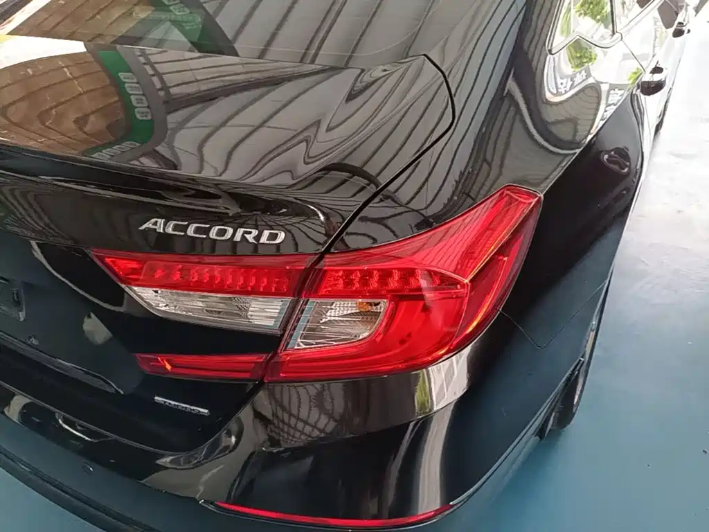 Honda Accord — миниатюра 8