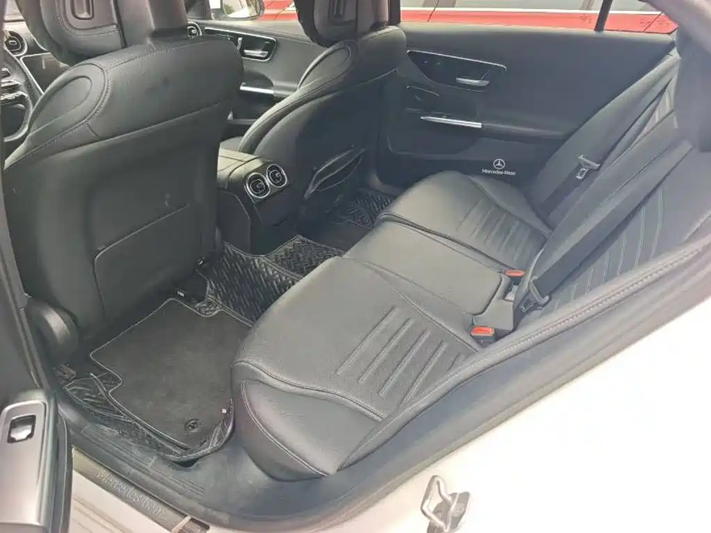 Mercedes-Benz C-Class — миниатюра 5